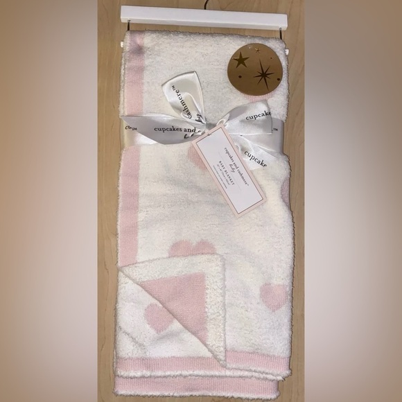 cupcake and cashmere Baby pink heart blanket - Picture 1 of 4